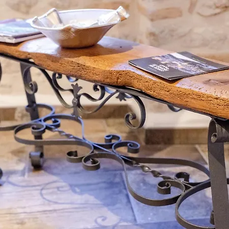 Le Dimore Nel Borgo 4* بيسكوكوستانزو