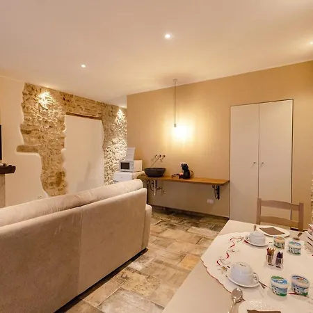 Alojamento de Acomodação e Pequeno-almoço Le Dimore Nel Borgo 4*