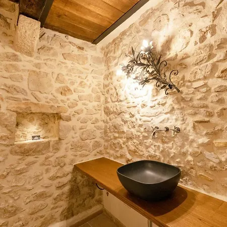 Le Dimore Nel Borgo Panzió 4*