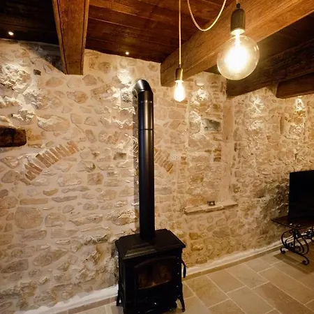 Le Dimore Nel Borgo بيسكوكوستانزو