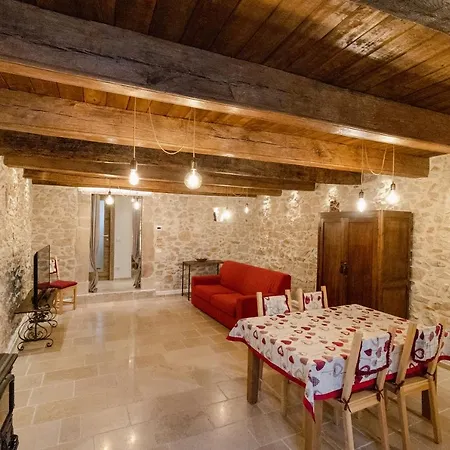 Le Dimore Nel Borgo فندق مبيت وإفطار بيسكوكوستانزو