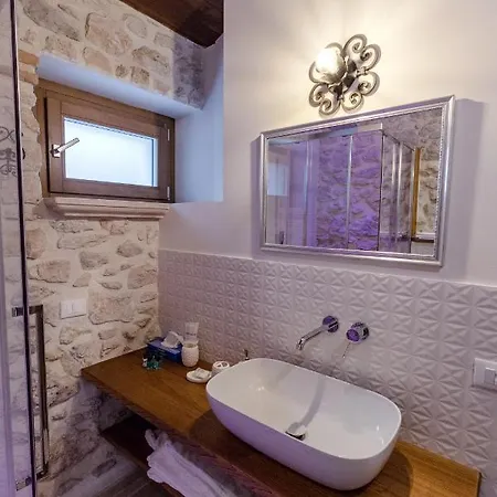 فندق مبيت وإفطار Le Dimore Nel Borgo 4*